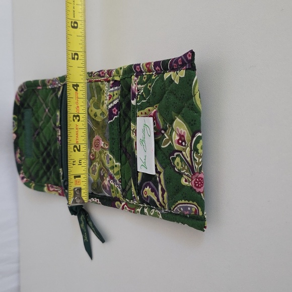 Vera Bradley Green & Pink Wallet. - Picture 10 of 11